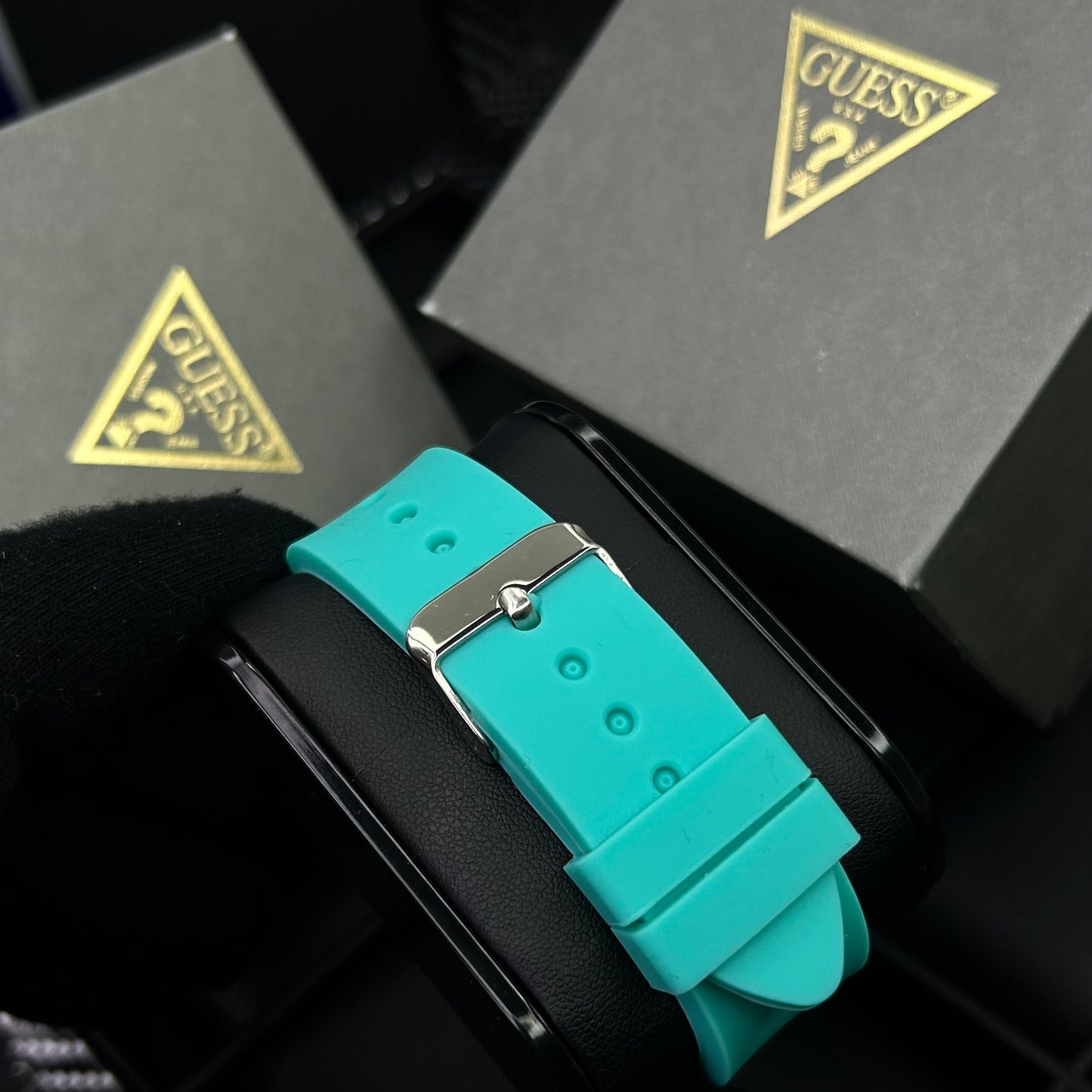 GUESS UNISEX TRASNPARENTE REF-V