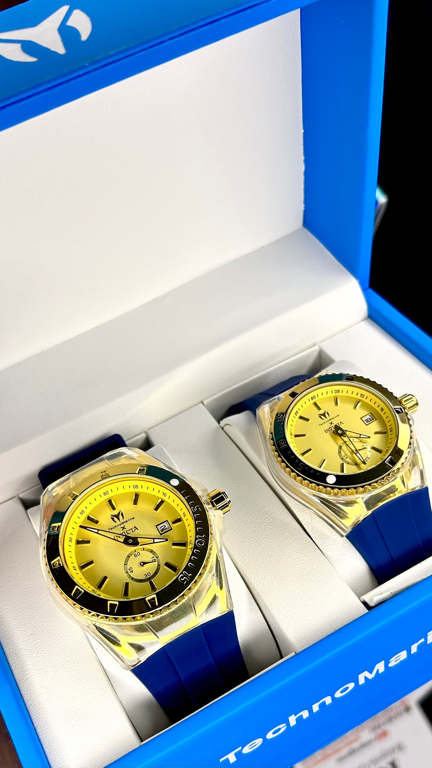 PAREJA INVICTA x TECHNOMARINE REF-AD