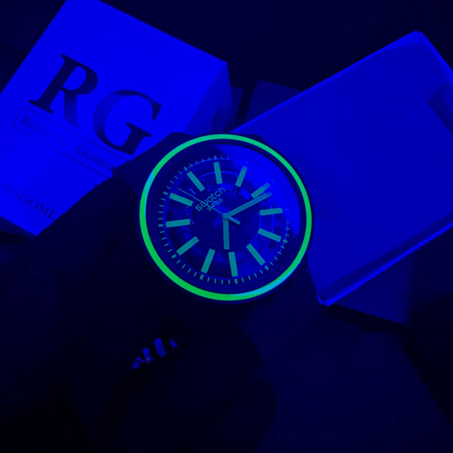 SWATCH SB0 NEON NEGRO PARA HOMBRE REF-NV