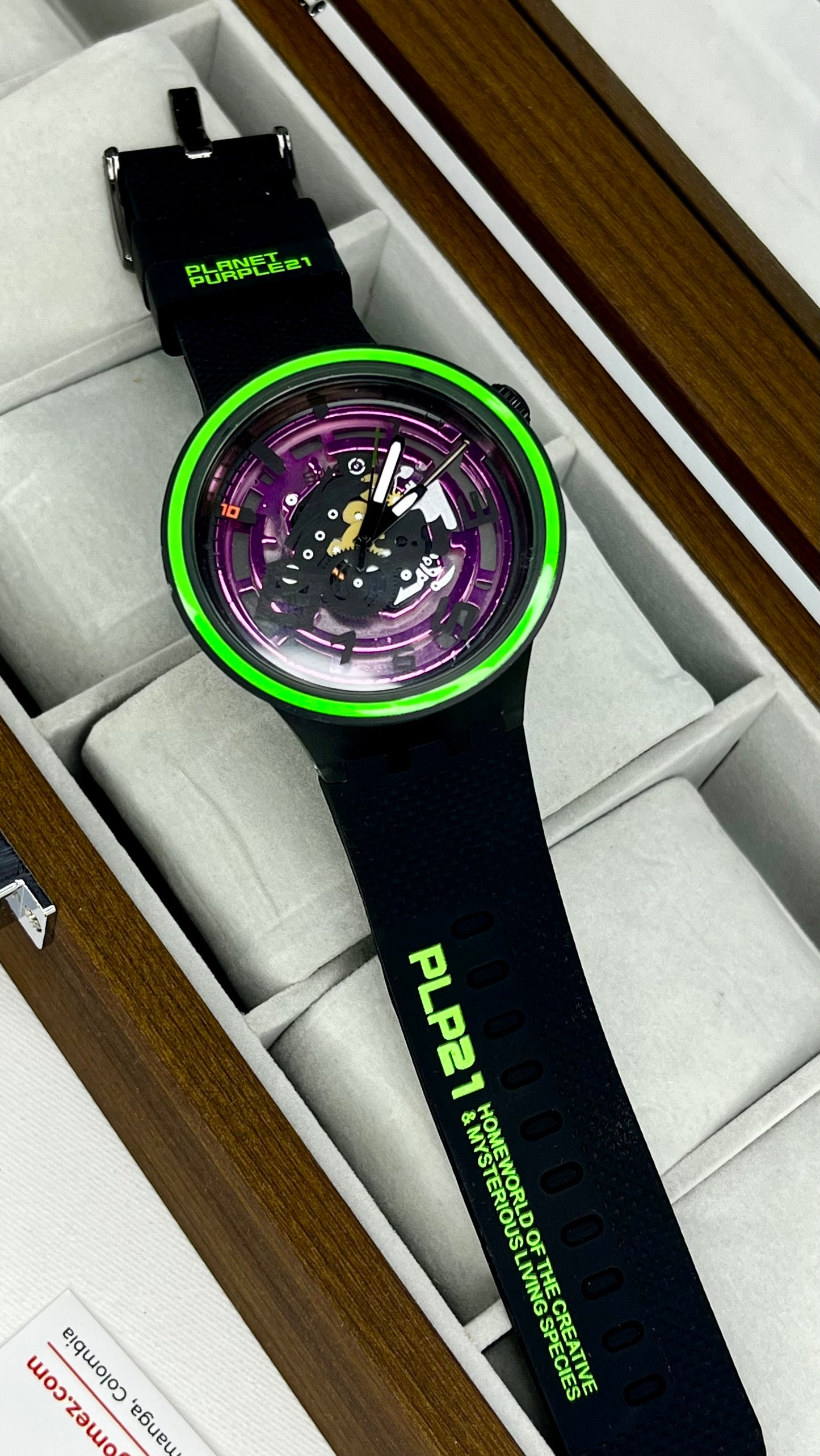 SWATCH PLANET PURPLE PARA HOMBRE REF-NVR