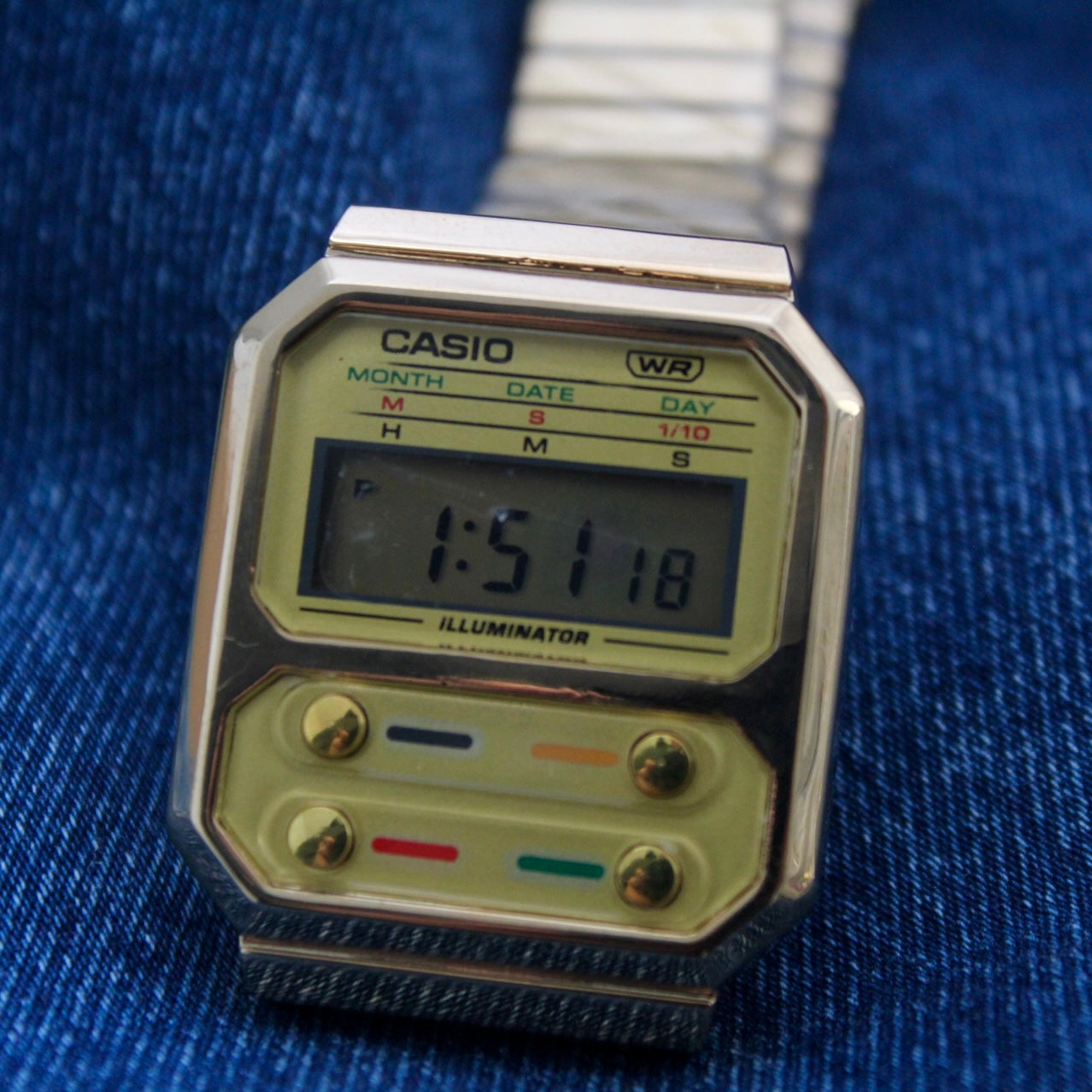 CASIO UNISEX RETRO VINTAGE A-1000-DORADO