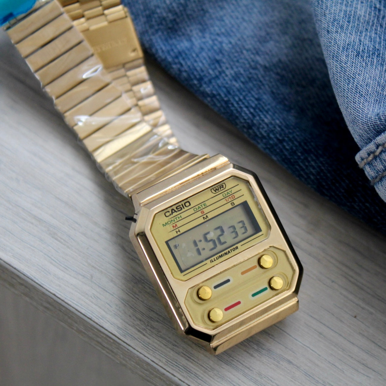 CASIO UNISEX RETRO VINTAGE A-1000-DORADO