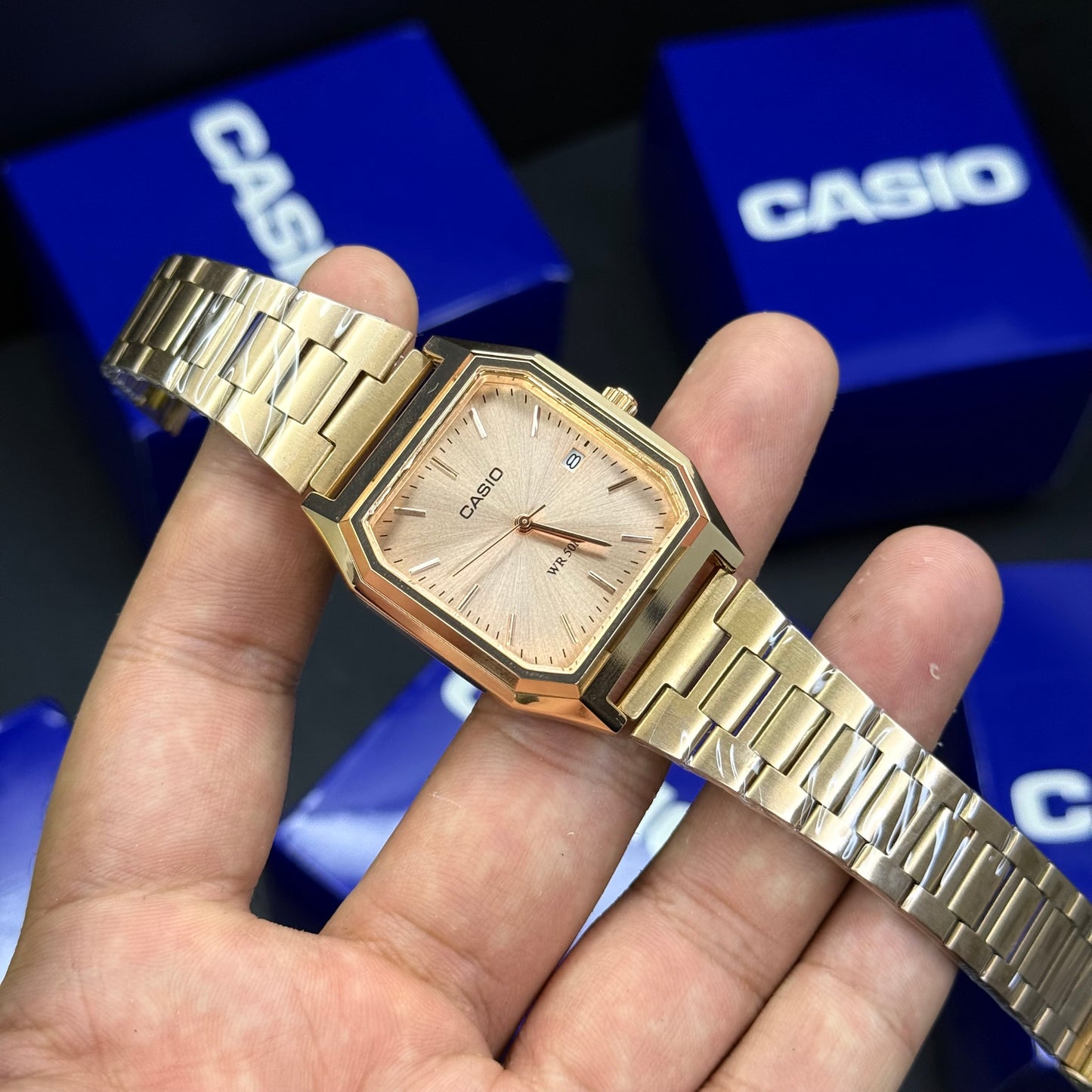 CASIO UNISEX RETRO VINTAGE RECTAGULAR ANALOGO-ORO ROSA