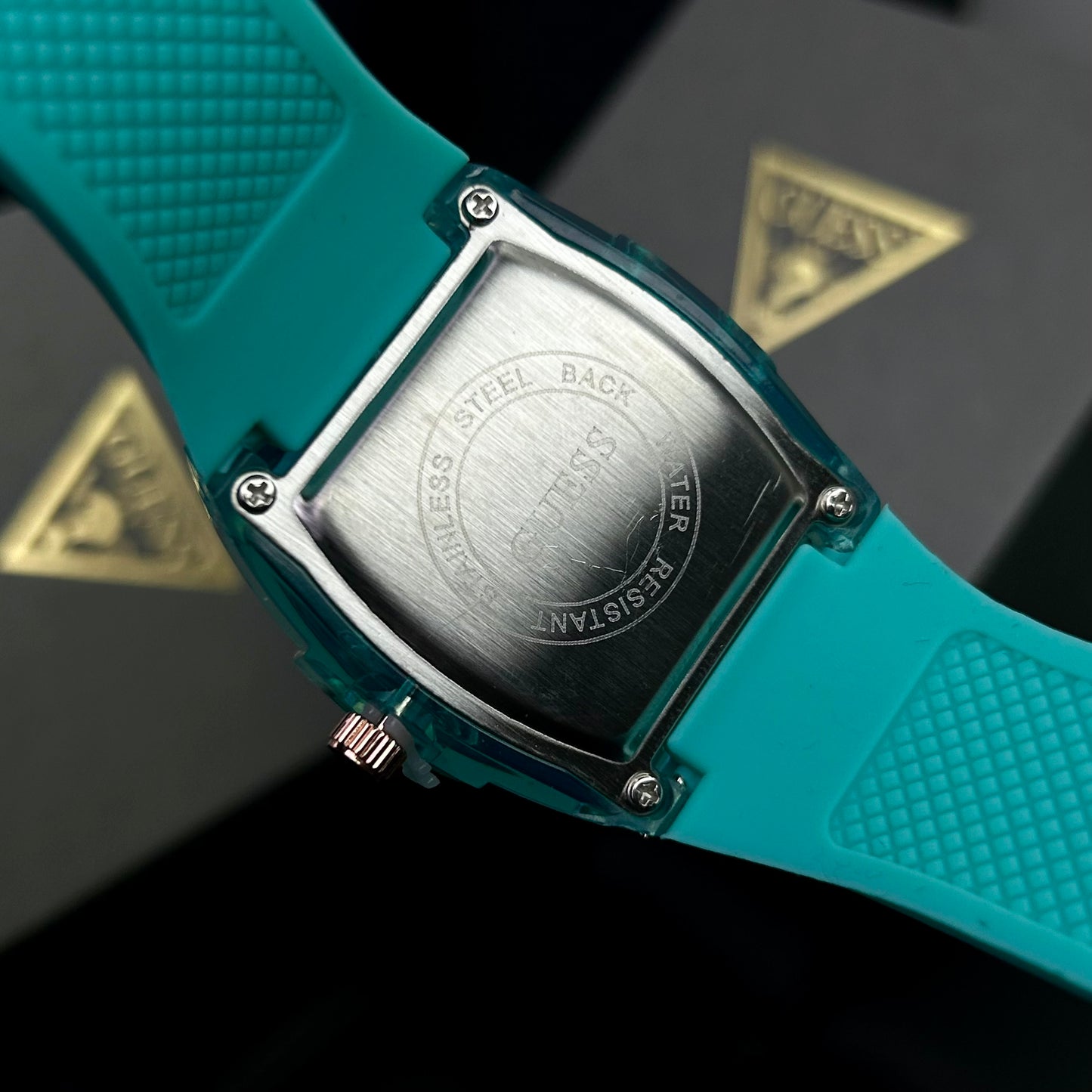 GUESS UNISEX TRASNPARENTE REF-V