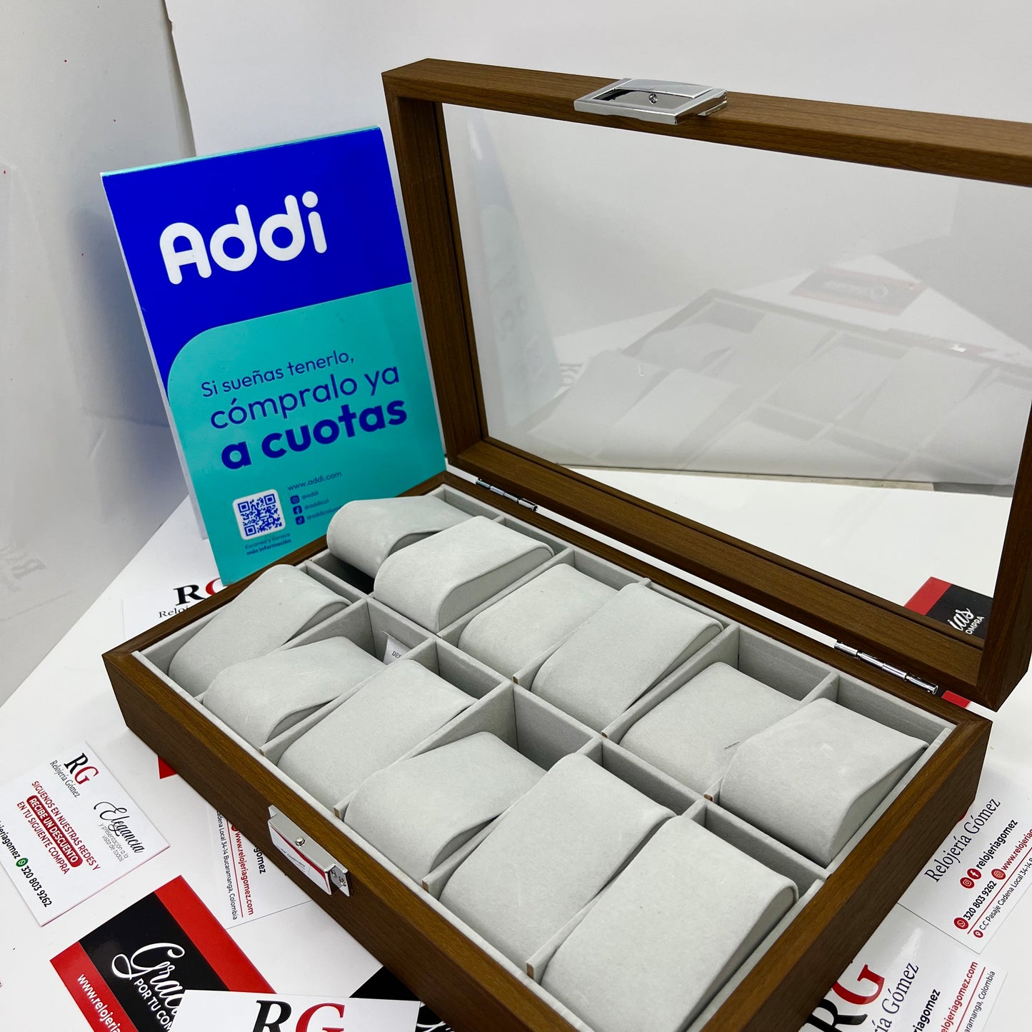 RELOJERA DE MADERA 12 PUESTOS REF-MB