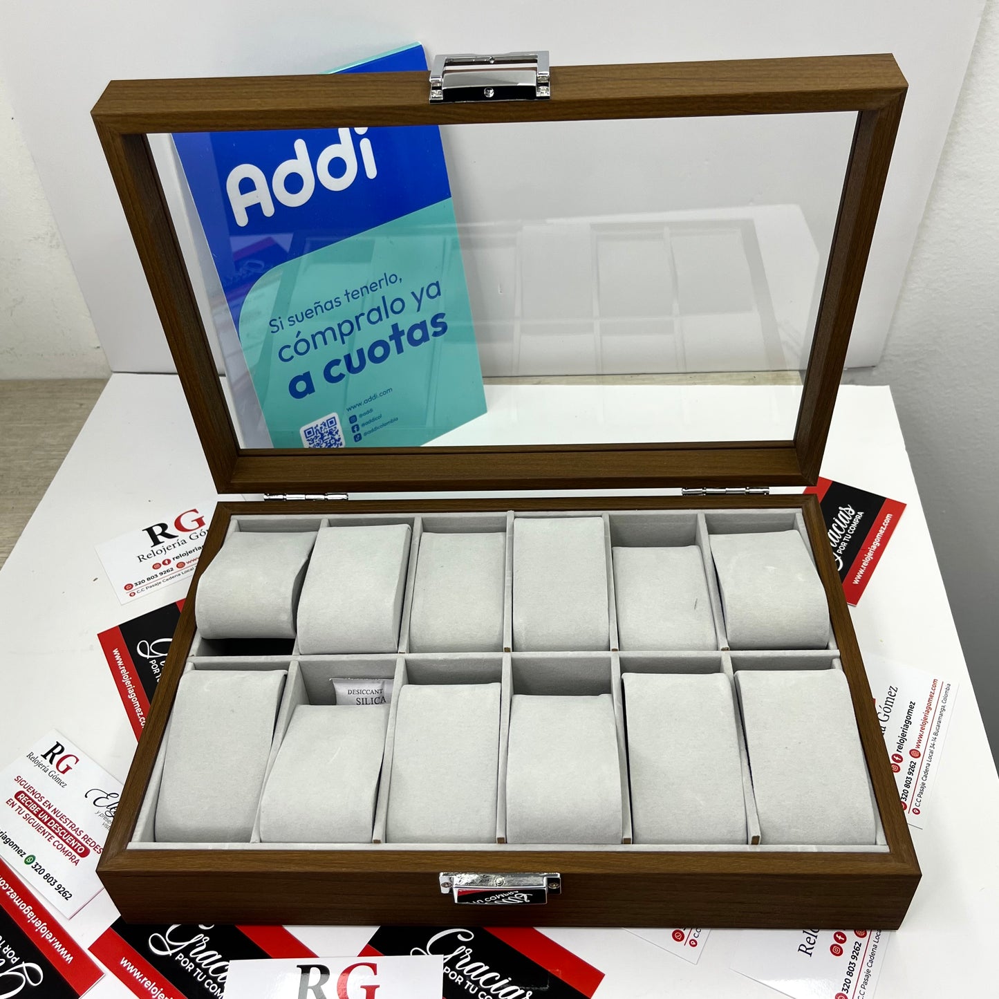 RELOJERA DE MADERA 12 PUESTOS REF-MB