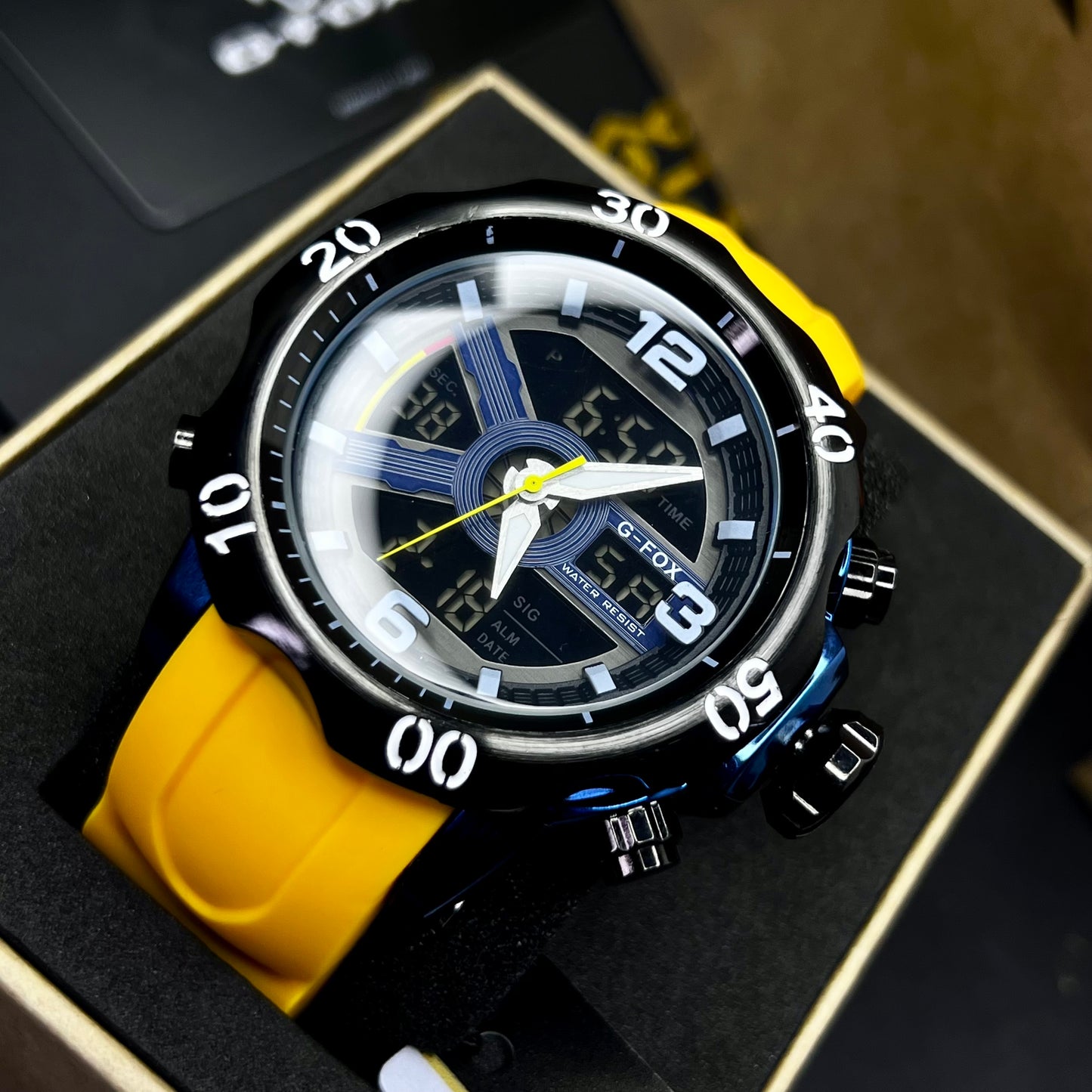 G FOX ORIGINAL DOBLE HORA POR INVICTA SUMERGIBLE PARA HOMBRE REF-1976G1-A