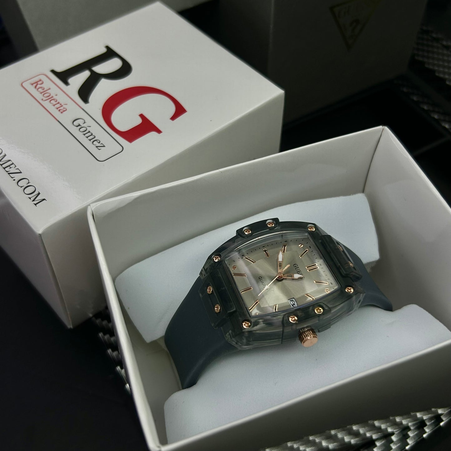 GUESS UNISEX TRASNPARENTE REF-G