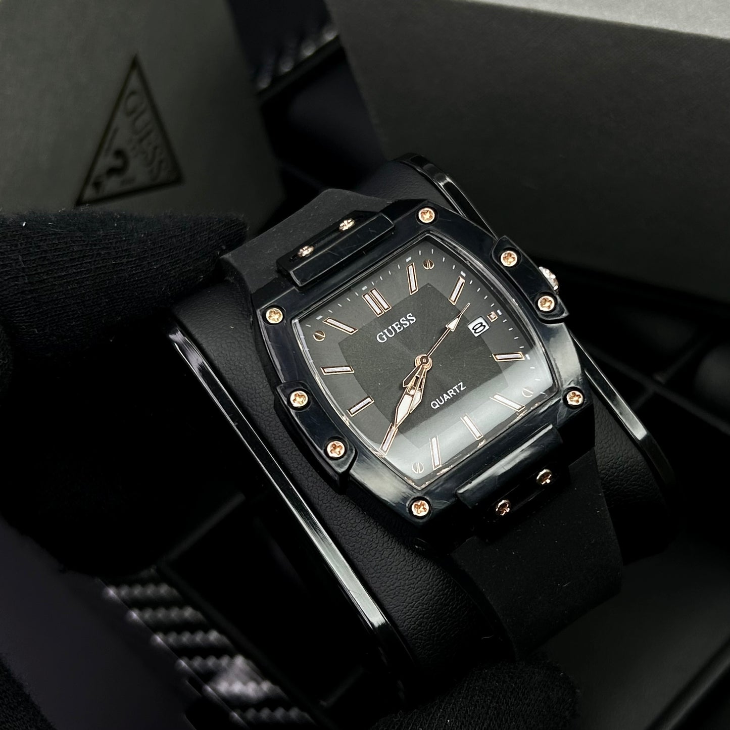 GUESS UNISEX TRASNPARENTE REF-NOR