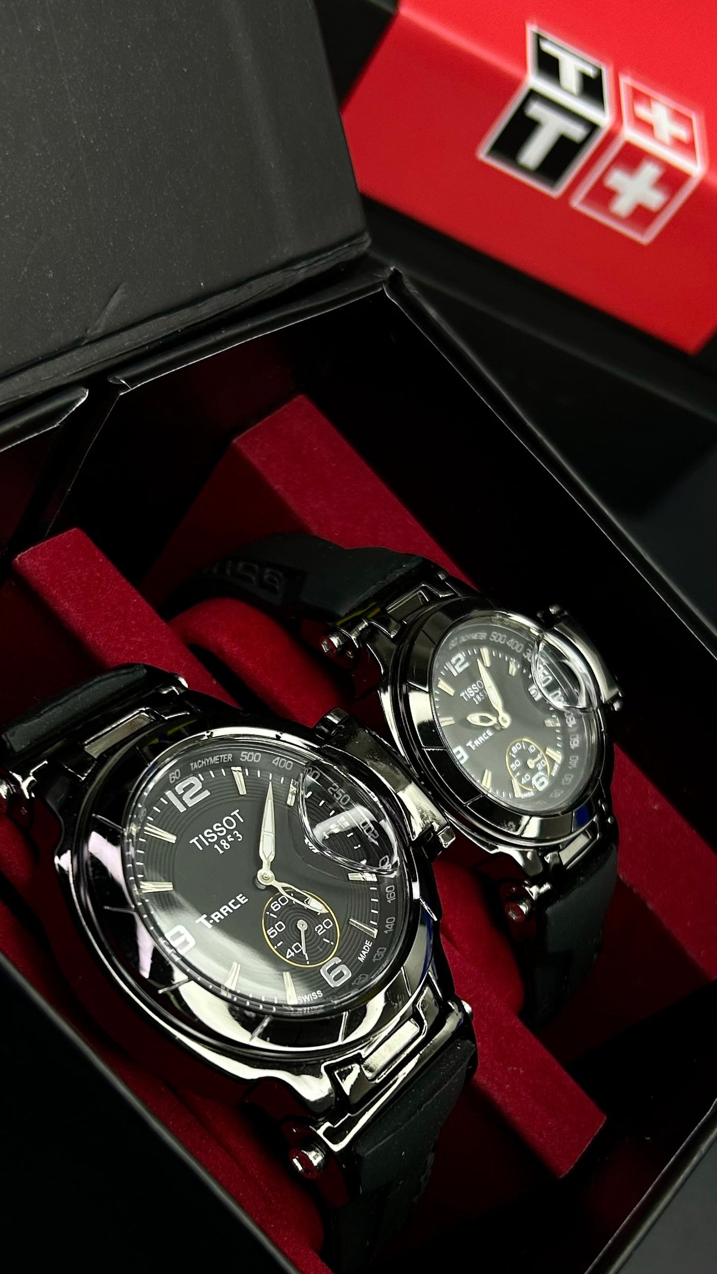 PAREJA TISSOT T-RACE  REF-NN