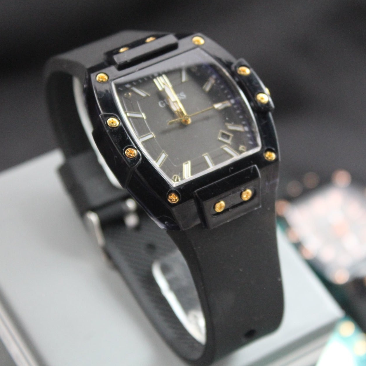 GUESS UNISEX TRASNPARENTE REF-N